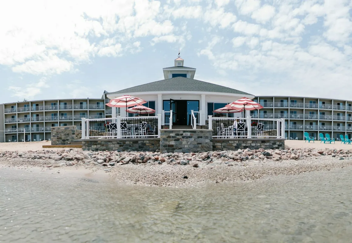 Breakers Resort & Beach Bar hotel hero