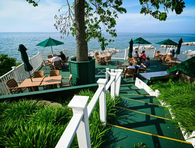 The Lakehouse Inn hotel detail image 3