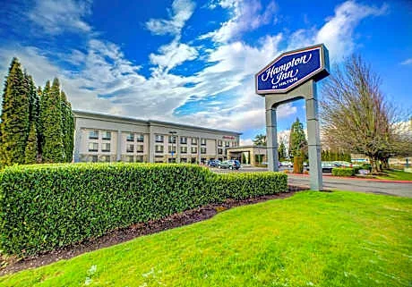Hampton Inn Portland East hotel hero