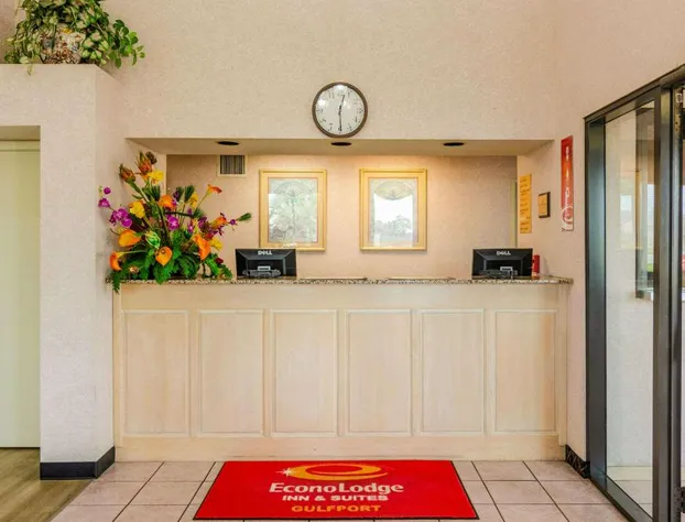 Econo Lodge Inn & Suites hotel detail image 3