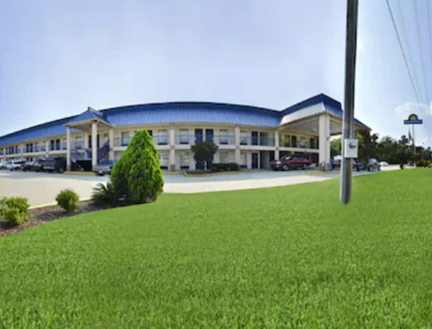 Days Inn by Wyndham Ocean Springs hotel detail image 1