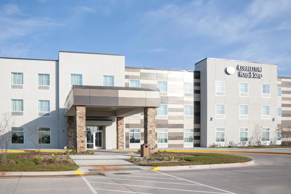 Cobblestone Hotel & Suites - Jefferson hotel hero