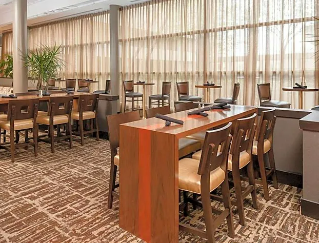 DoubleTree by Hilton Kansas City - Overland Park hotel detail image 3