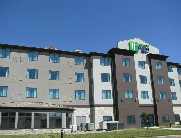 Holiday Inn Express and Suites Kansas City Airport by IHG hotel detail image 2