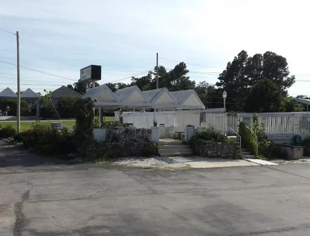 Twin Lakes Inn hotel detail image 1