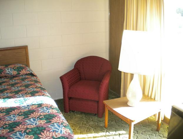Budget Lakeview Inn hotel detail image 4