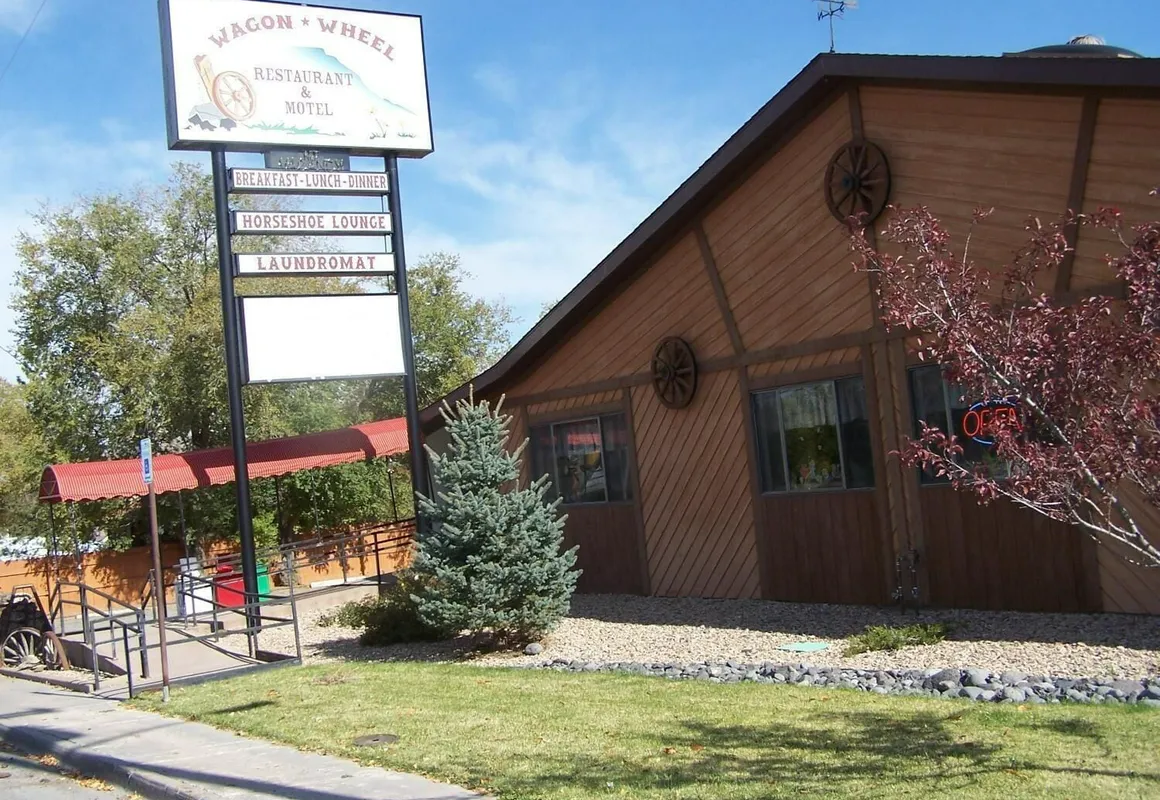 Wagon Wheel Restaurant Bar and Motel hotel hero