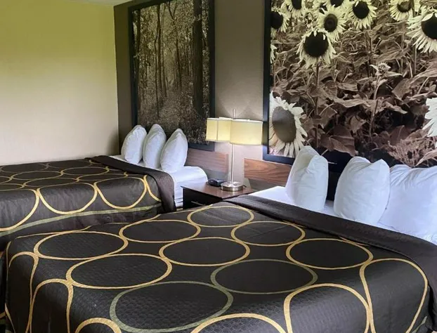 Super 8 by Wyndham New Hampton hotel detail image 4