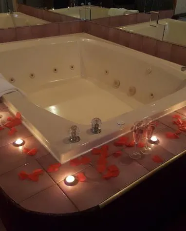 Stone Creek Inn hotel detail image 4