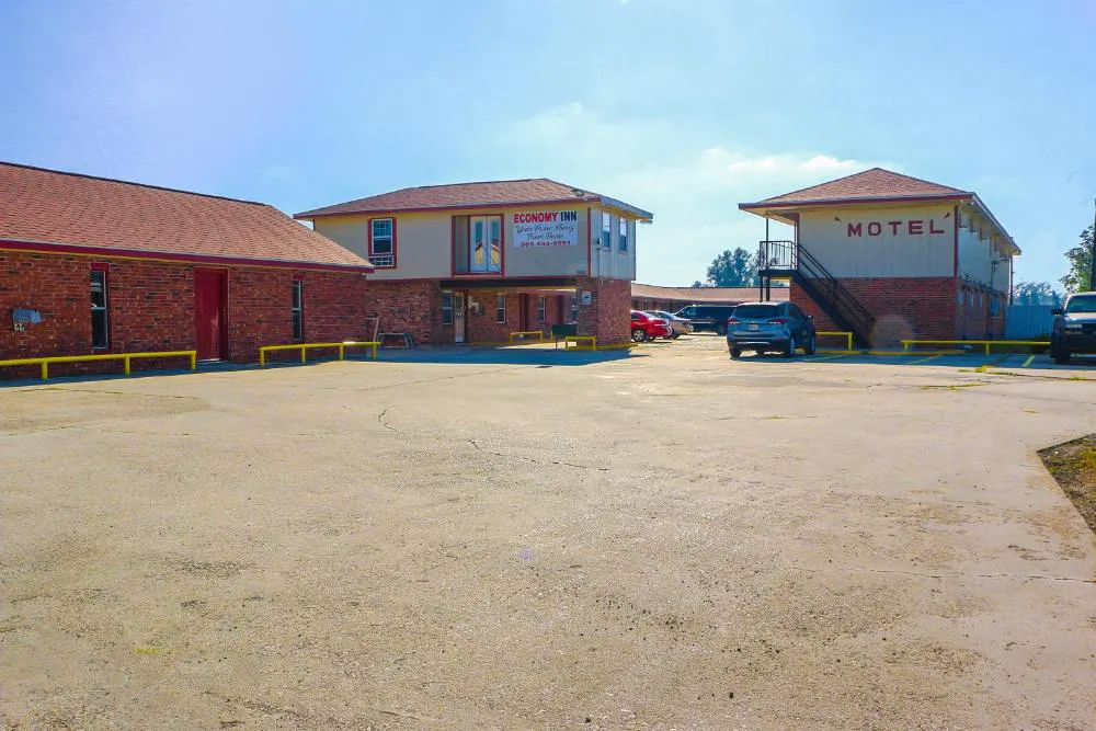 Economy Inn By OYO Lockport near Houma hotel hero