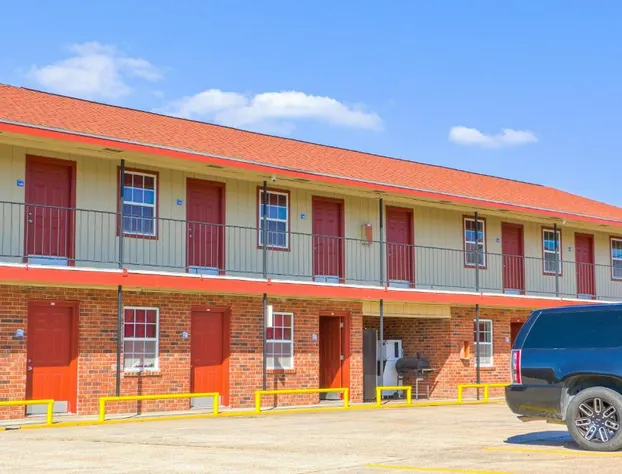 Economy Inn By OYO Lockport near Houma hotel detail image 1
