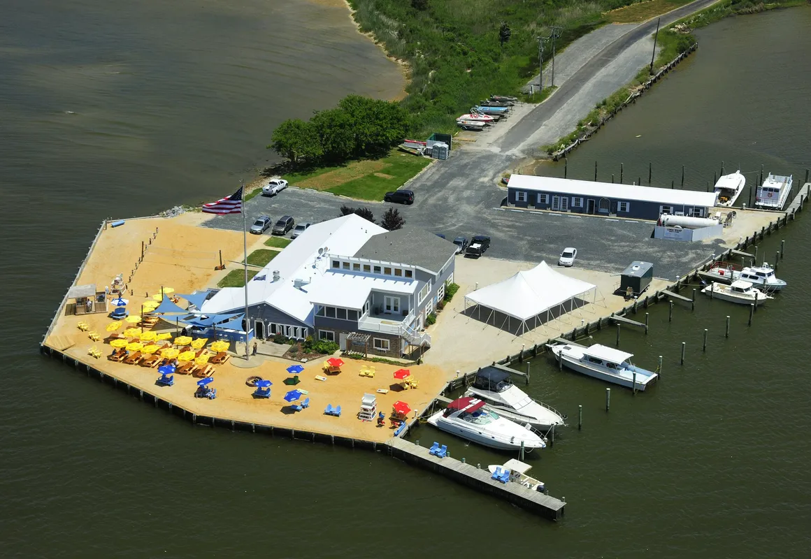 Lowes Wharf Marina Inn hotel hero