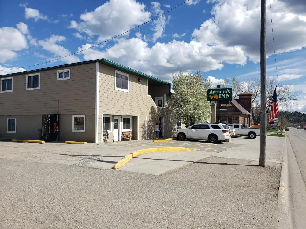 Autumn's Inn hotel hero