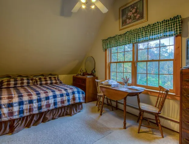 The Old Tioga Inn Bed and Breakfast hotel detail image 1