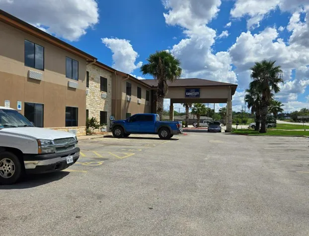 Karnes City Lodge hotel detail image 3