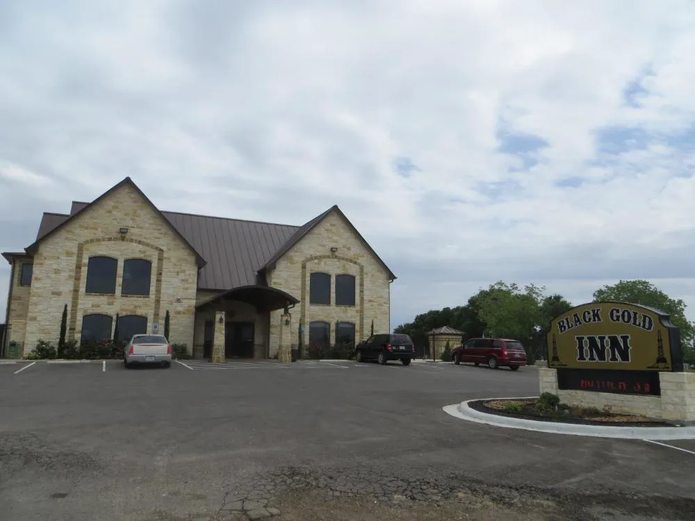 Black Gold Inn hotel hero