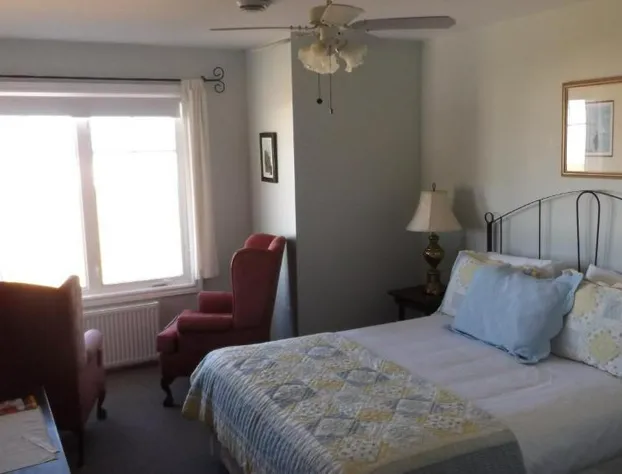 Johnson Shore Inn hotel detail image 4