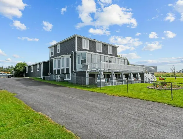 Edge of the Avalon Inn hotel detail image 2