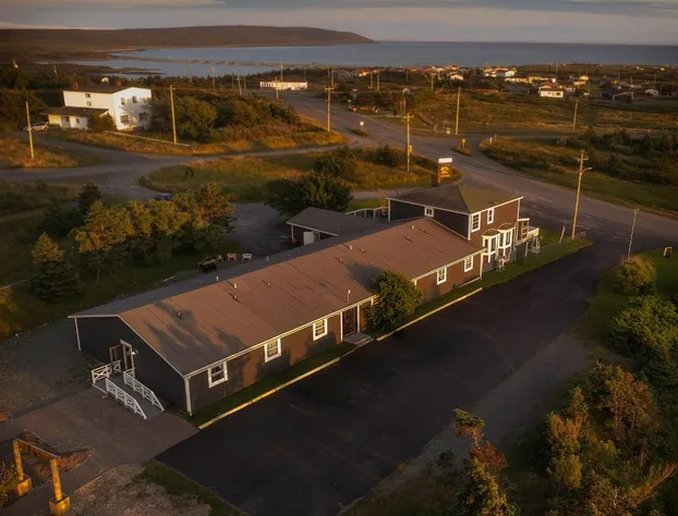 Edge of the Avalon Inn hotel detail image 4