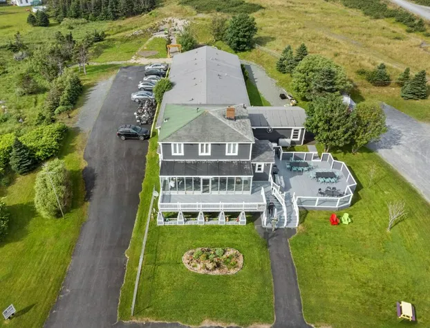 Edge of the Avalon Inn hotel detail image 3