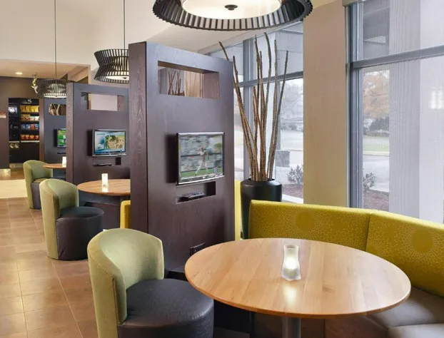 Courtyard by Marriott Charlotte Southpark hotel detail image 4