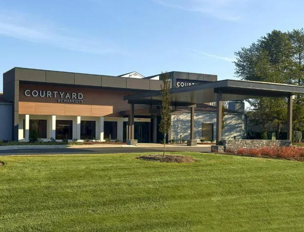 Courtyard by Marriott Charlotte Southpark hotel detail image 2