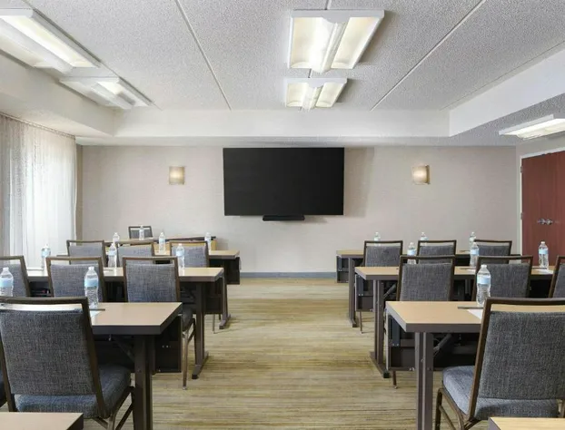 Courtyard by Marriott Charlotte Southpark hotel detail image 3