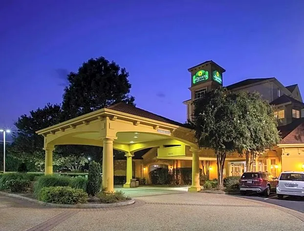 La Quinta Inn & Suites by Wyndham Charlotte Airport South hotel detail image 2