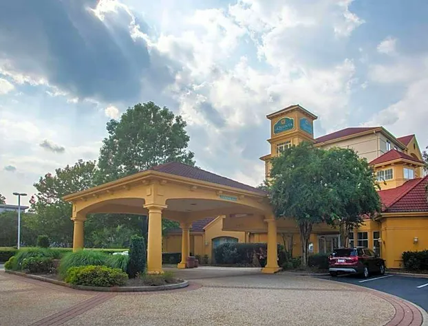 La Quinta Inn & Suites by Wyndham Charlotte Airport South hotel detail image 1