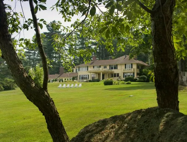The Manor On Golden Pond hotel detail image 3