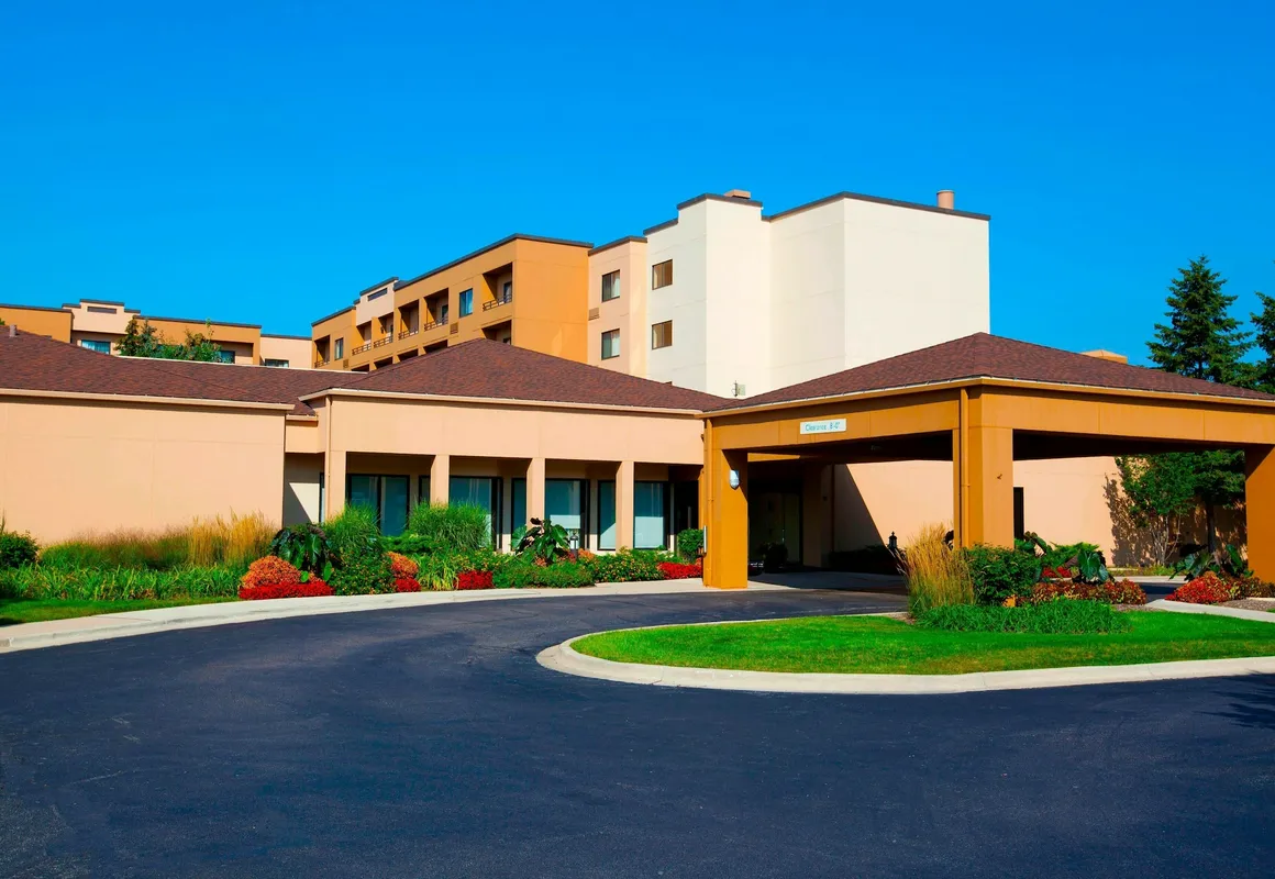 Courtyard by Marriott Chicago O'Hare hotel hero