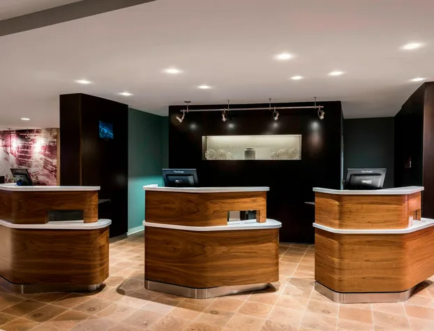 Courtyard by Marriott Chicago O'Hare hotel detail image 3