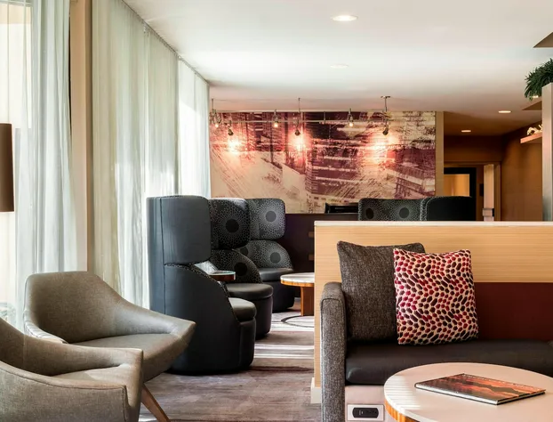 Courtyard by Marriott Chicago O'Hare hotel detail image 4