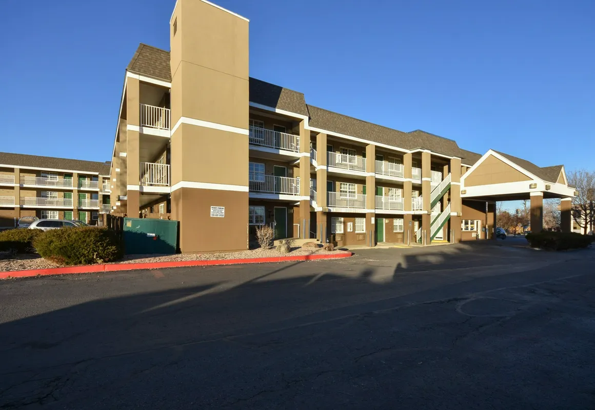 HomeTowne Studios by Red Roof Denver - Lakewood West hotel hero