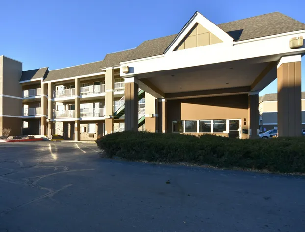 HomeTowne Studios by Red Roof Denver - Lakewood West hotel detail image 1