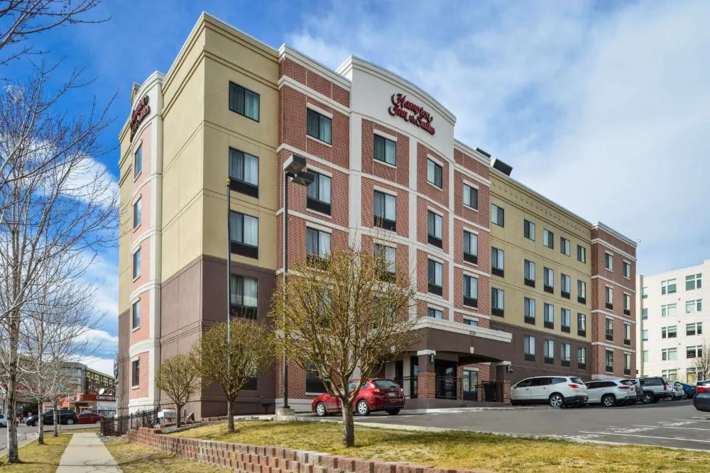Hampton Inn & Suites Denver-Speer Boulevard hotel hero