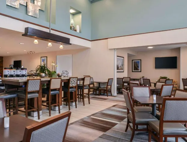 Hampton Inn & Suites Denver-Speer Boulevard hotel detail image 3