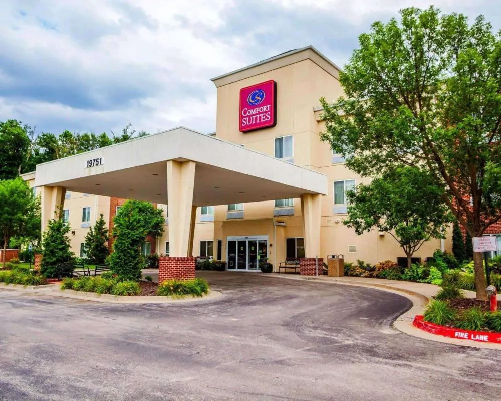 Comfort Suites Independence - Kansas City hotel hero