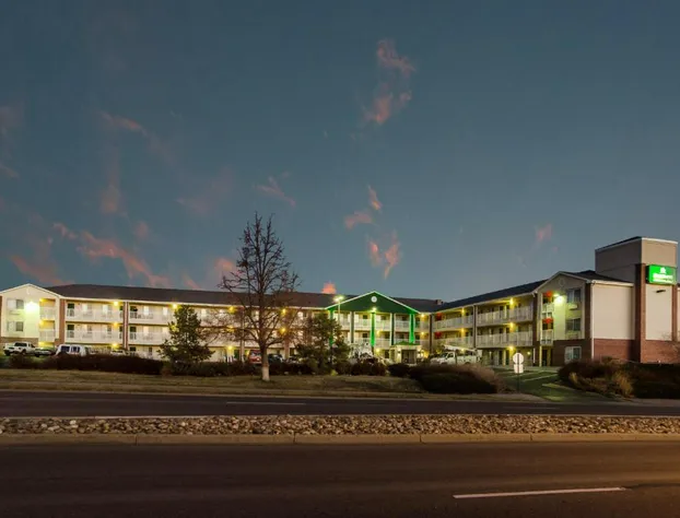 HomeTowne Studios by Red Roof Denver - Thornton hotel detail image 1