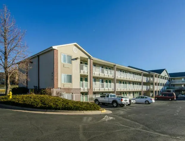 HomeTowne Studios by Red Roof Denver - Thornton hotel detail image 4