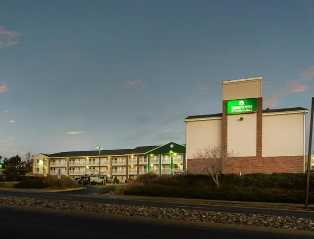 HomeTowne Studios by Red Roof Denver - Thornton hotel detail image 1