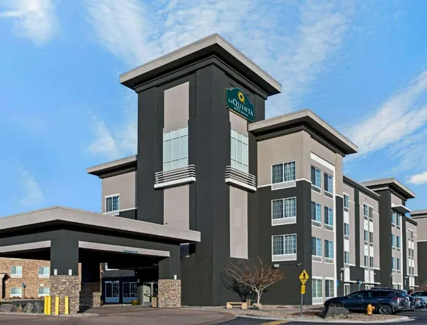 La Quinta Inn & Suites by Wyndham Denver Gateway Park hotel detail image 1