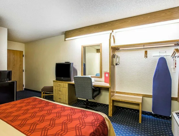 Econo Lodge Denver International Airport hotel detail image 4