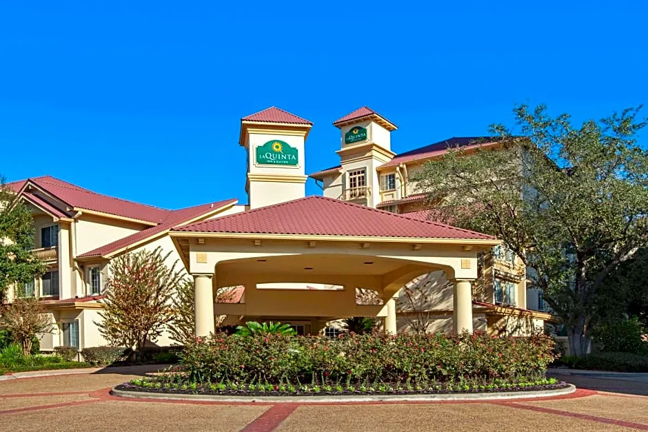 La Quinta Inn & Suites by Wyndham Houston Galleria hotel hero