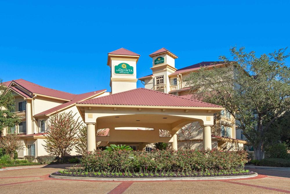 La Quinta Inn & Suites by Wyndham Houston Galleria hotel hero