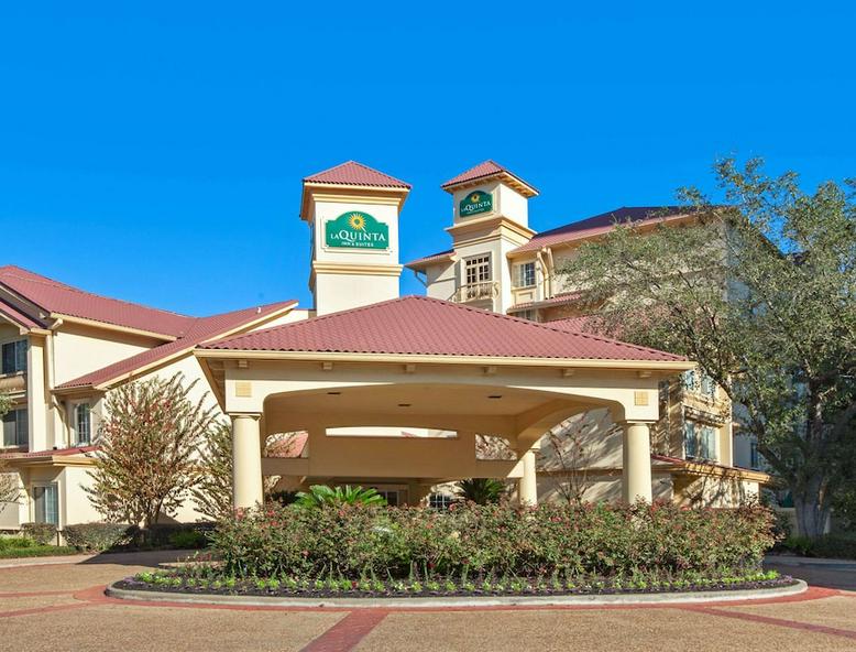 La Quinta Inn & Suites by Wyndham Houston Galleria hotel detail image 1