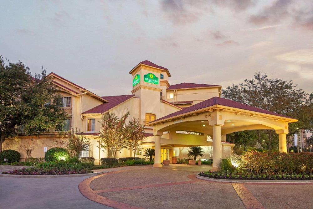 La Quinta Inn & Suites by Wyndham Houston Galleria hotel hero