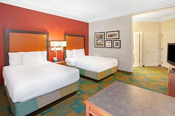 La Quinta Inn & Suites by Wyndham Houston Galleria hotel detail image 1
