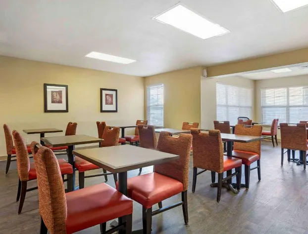 Extended Stay America Suites Houston Med Ctr Braeswood Bl hotel detail image 4