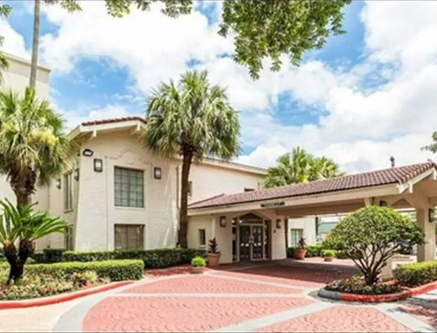 Studio 6 Baytown, TX - Garth Road hotel detail image 1